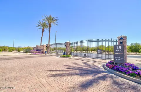 4588 E Meadowview Dr #6, Gilbert, AZ 85298