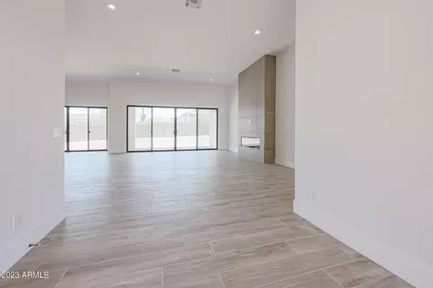 112 E Zenith Ln, Phoenix, AZ 85085 photo 5