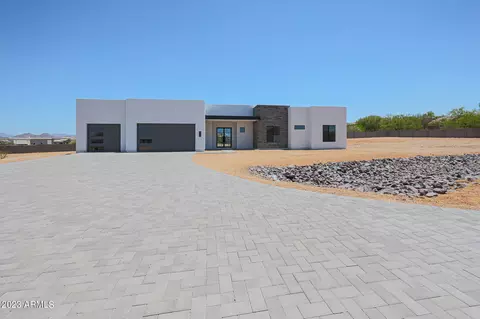 112 E Zenith Ln, Phoenix, AZ 85085