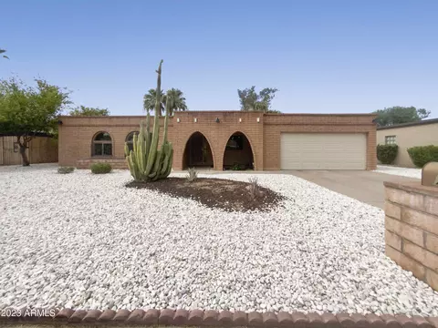 7017 E Colonial Club Dr, Mesa, AZ 85208