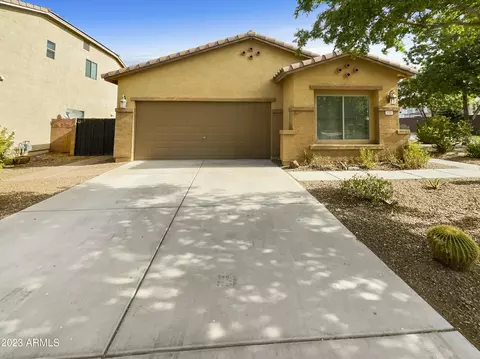 636 W Trellis Rd, San Tan Valley, AZ 85140