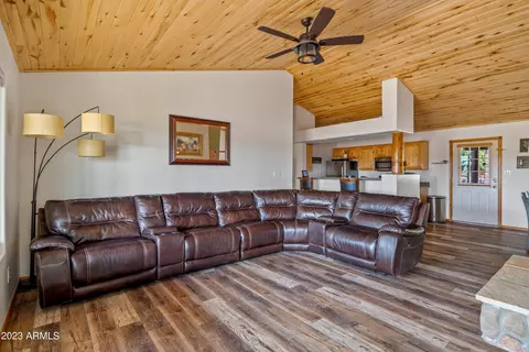 2725 High Pine Loop, Overgaard, AZ 85933 photo 8