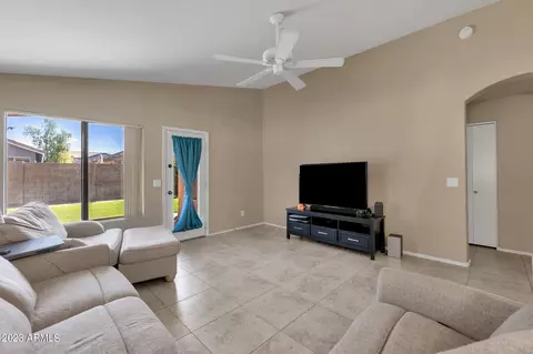 2243 E Pinto Dr, Gilbert, AZ 85296 photo 2