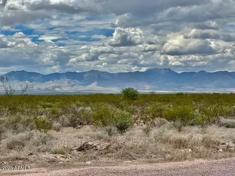 tbd E Zachary Way #-, Huachuca City, AZ 85616
