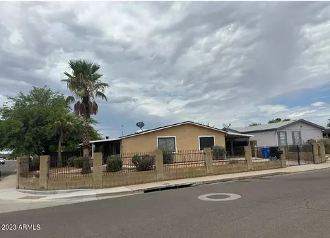 2902 E Sequoia Dr, Phoenix, AZ 85050 photo 2