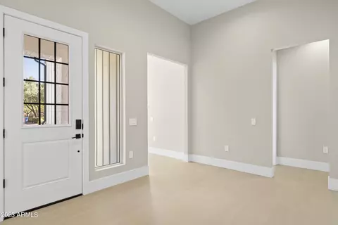 220 W Frier Dr, Phoenix, AZ 85021