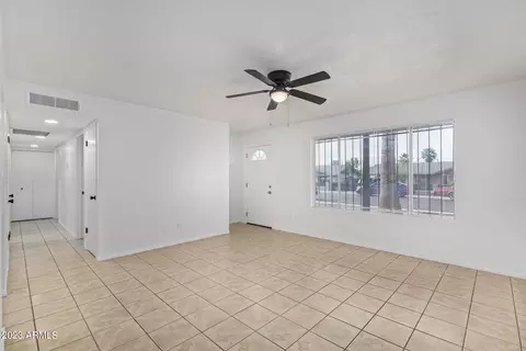 1129 E Winston Dr, Phoenix, AZ 85042 photo 10