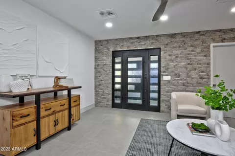 Bath - 2520 E Pierson St, Phoenix, AZ 85016 photo 1 of 14
