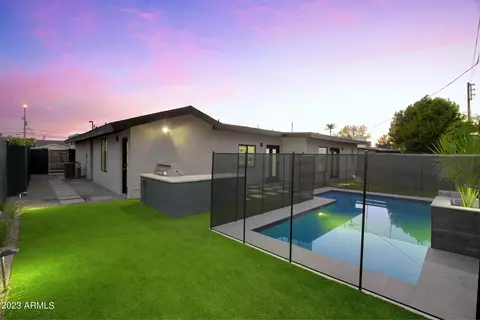 Exterior - 2520 E Pierson St, Phoenix, AZ 85016 photo 8 of 16
