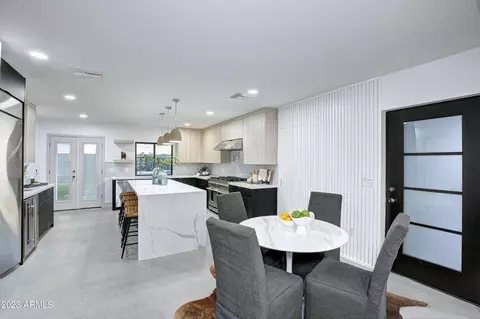 Dining - 2520 E Pierson St, Phoenix, AZ 85016 photo 1 of 2