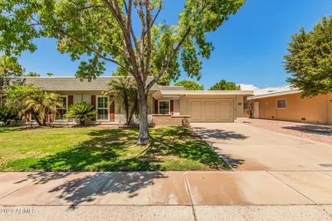 10318 W Spanish Moss Ln, Sun City, AZ 85373