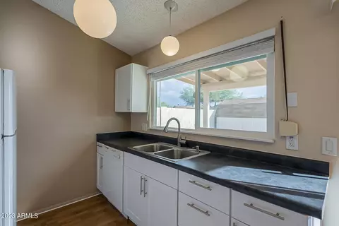 1845 E Sandra Ter, Phoenix, AZ 85022 photo 11