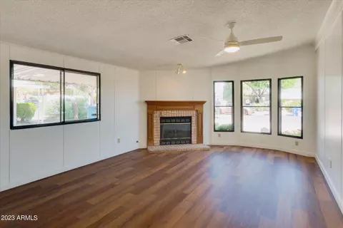 1519 E Helena Dr, Phoenix, AZ 85022