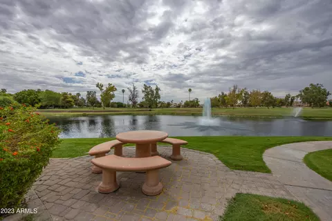 7401 W Arrowhead Clubhouse Dr #2076, Glendale, AZ 85308