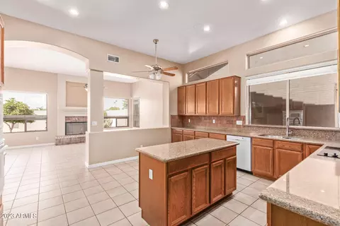 1964 E Divot Dr, Tempe, AZ 85283 photo 4