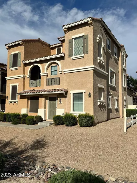 424 N Oak St, Gilbert, AZ 85233