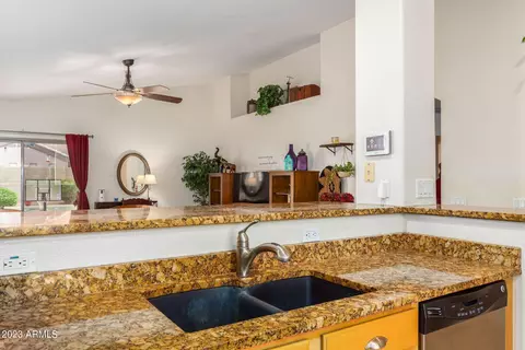 1705 E Horseshoe Ave, Gilbert, AZ 85296 photo 8