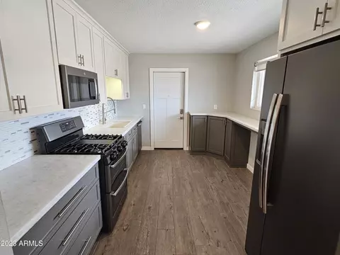 2023 E Alder Cir, Mesa, AZ 85204 photo 9