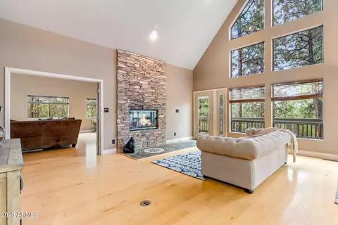 2403 Sprig Ln, Overgaard, AZ 85933 photo 9