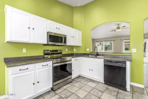 939 E Beverly Rd, Phoenix, AZ 85042 photo 8