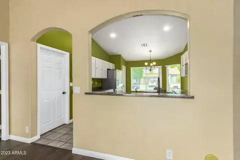 939 E Beverly Rd, Phoenix, AZ 85042 photo 7