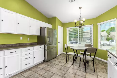 939 E Beverly Rd, Phoenix, AZ 85042 photo 10