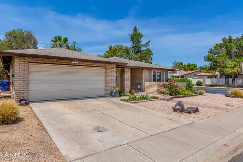 1720 S Rogers Cir, Mesa, AZ 85202