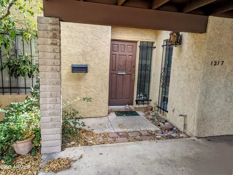 1217 E Avenida Hermosa --, Phoenix, AZ 85014