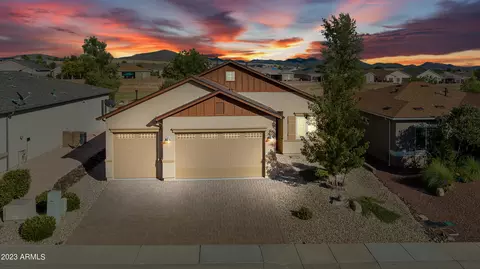 12857 E De La Cruz St, Dewey, AZ 86327