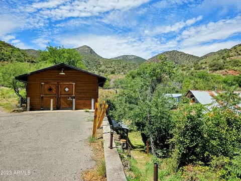 139 Higgins Hl, Bisbee, AZ 85603 photo 3