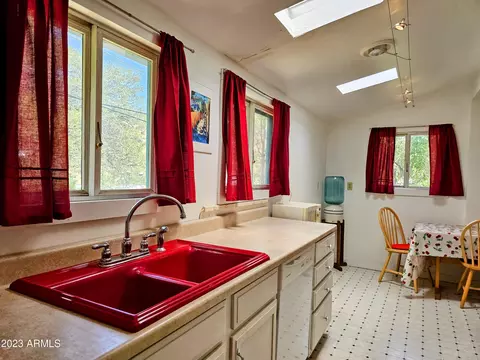 139 Higgins Hl, Bisbee, AZ 85603 photo 17