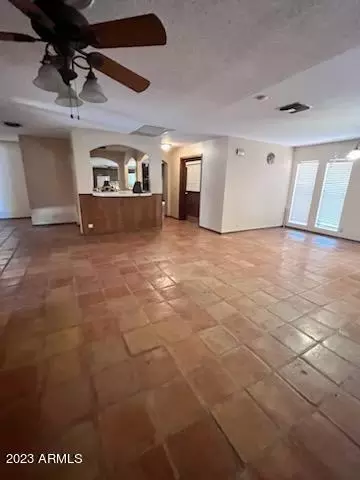 2448 Emerald Ave, Mesa, AZ 85204 photo 11