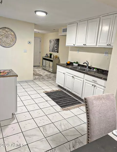 808 S 30th Dr, Phoenix, AZ 85009 photo 6