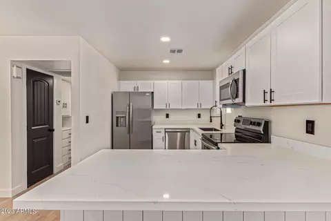 6621 N 8th Pl, Phoenix, AZ 85014 photo 10