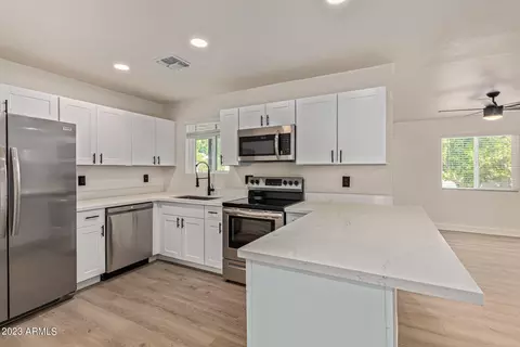 6621 N 8th Pl, Phoenix, AZ 85014 photo 3