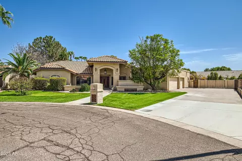 9239 S Oak St, Tempe, AZ 85284