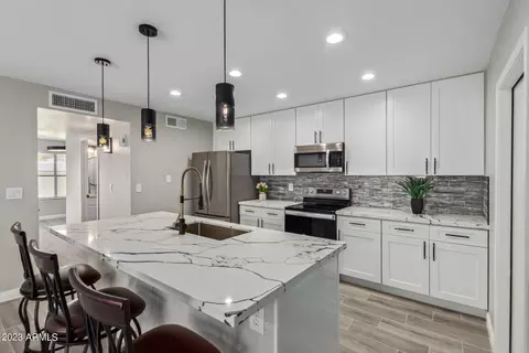 6437 W Puget Ave, Glendale, AZ 85302