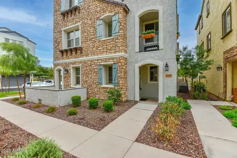 1748 E Hampton Ln, Gilbert, AZ 85295
