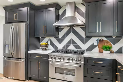 Kitchen - 5041 E Lafayette Blvd, Phoenix, AZ 85018 photo 3 of 3