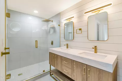 Bath - 5041 E Lafayette Blvd, Phoenix, AZ 85018 photo 6 of 6