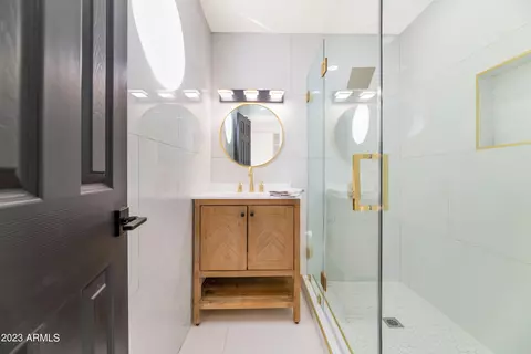 Bath - 5041 E Lafayette Blvd, Phoenix, AZ 85018 photo 5 of 6
