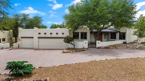 8950 N Live Oak Dr, Prescott, AZ 86305