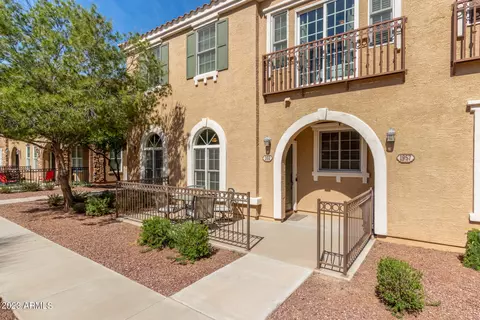 1957 E Frye Rd #102, Gilbert, AZ 85295