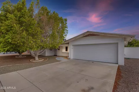 6043 Ellis St, Mesa, AZ 85205