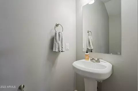 1013 E Odeum Ln, Phoenix, AZ 85040 photo 21