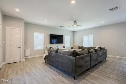 1013 E Odeum Ln, Phoenix, AZ 85040 photo 10