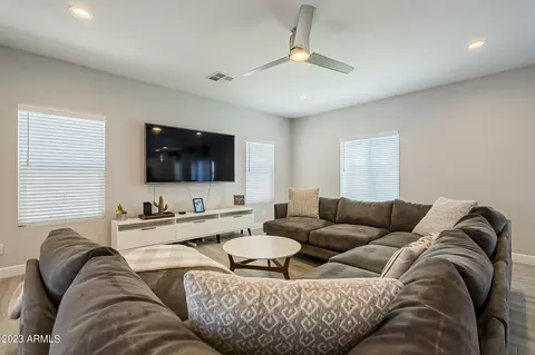 1013 E Odeum Ln, Phoenix, AZ 85040 photo 9