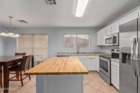 3390 S Chapparal Rd, Apache Junction, AZ 85119 photo 4