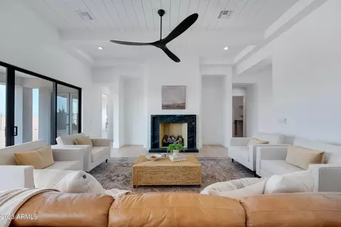 8323 E Regina Cir, Mesa, AZ 85207 photo 9