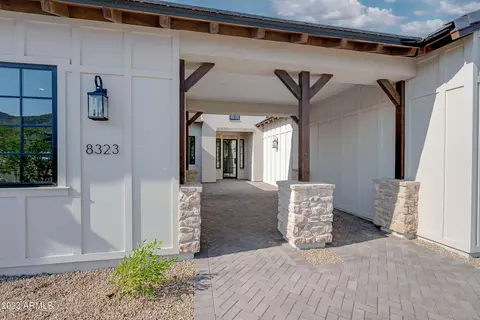 8323 E Regina Cir, Mesa, AZ 85207 photo 4